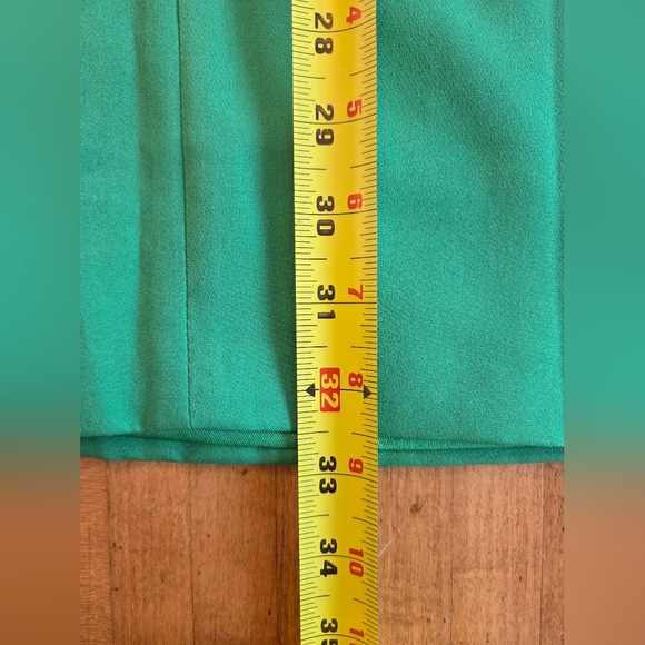 Chic Versatile Off-Shoulder Vibrant Green Cocktail Dress Size M - Picture 11 of 11